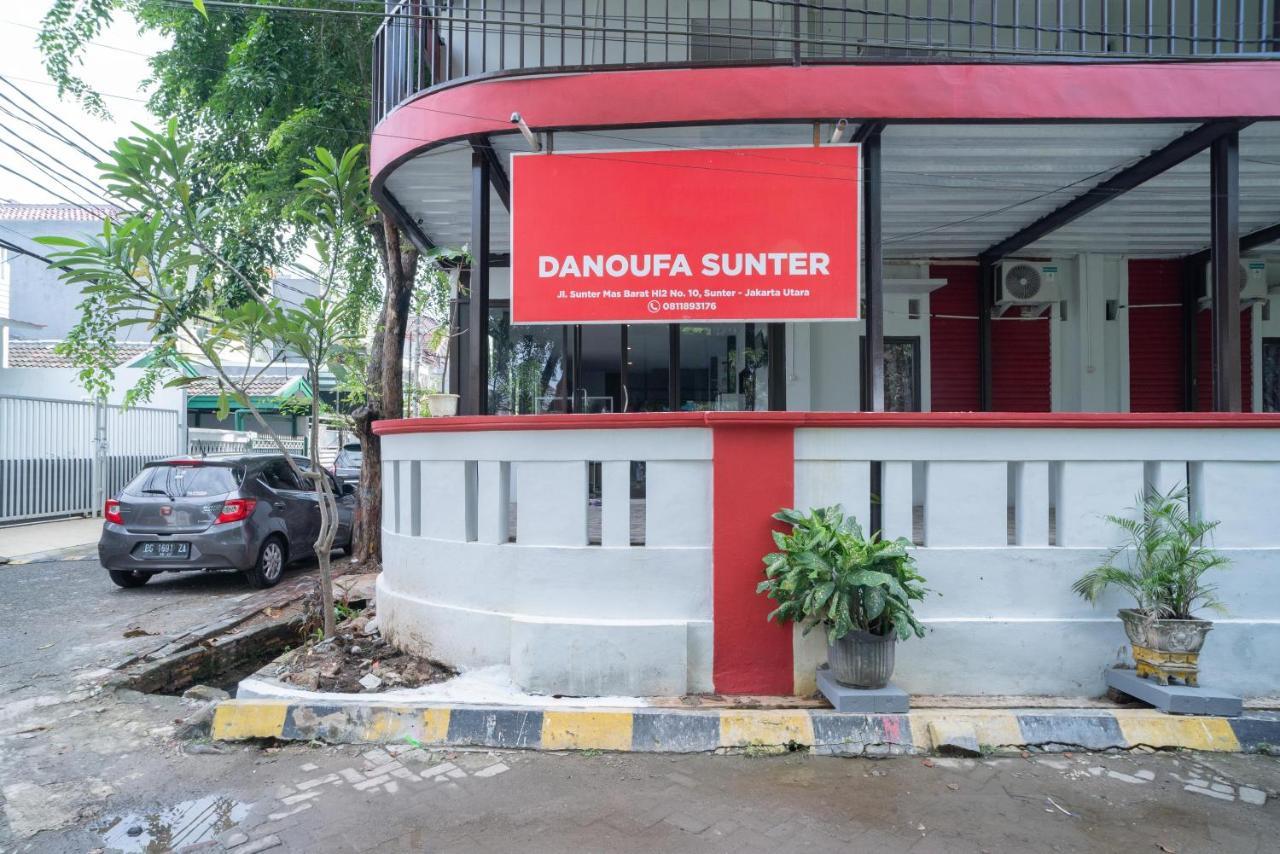 Reddoorz Plus Near Itc Cempaka Mas 2 Jakarta Buitenkant foto