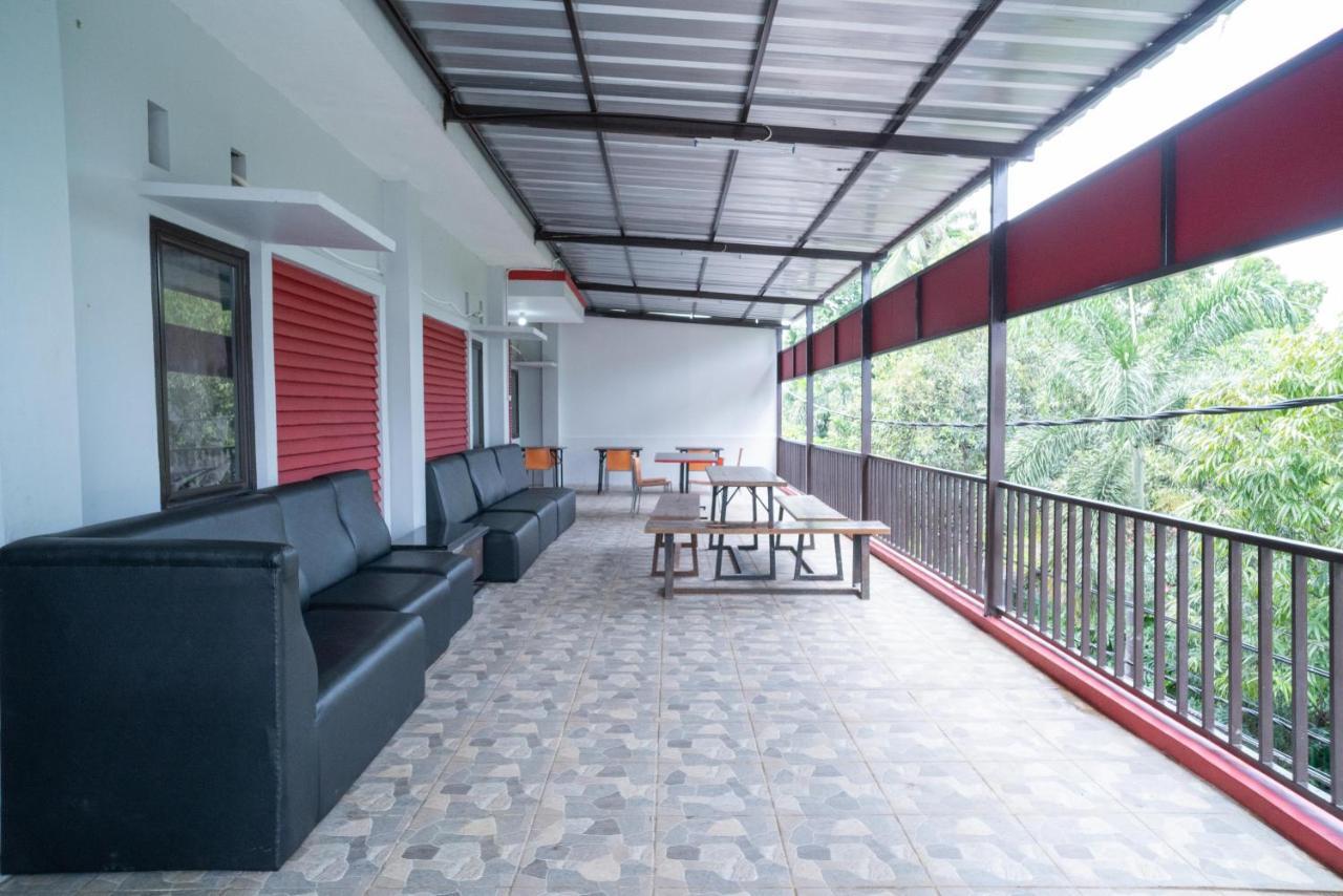 Reddoorz Plus Near Itc Cempaka Mas 2 Jakarta Buitenkant foto