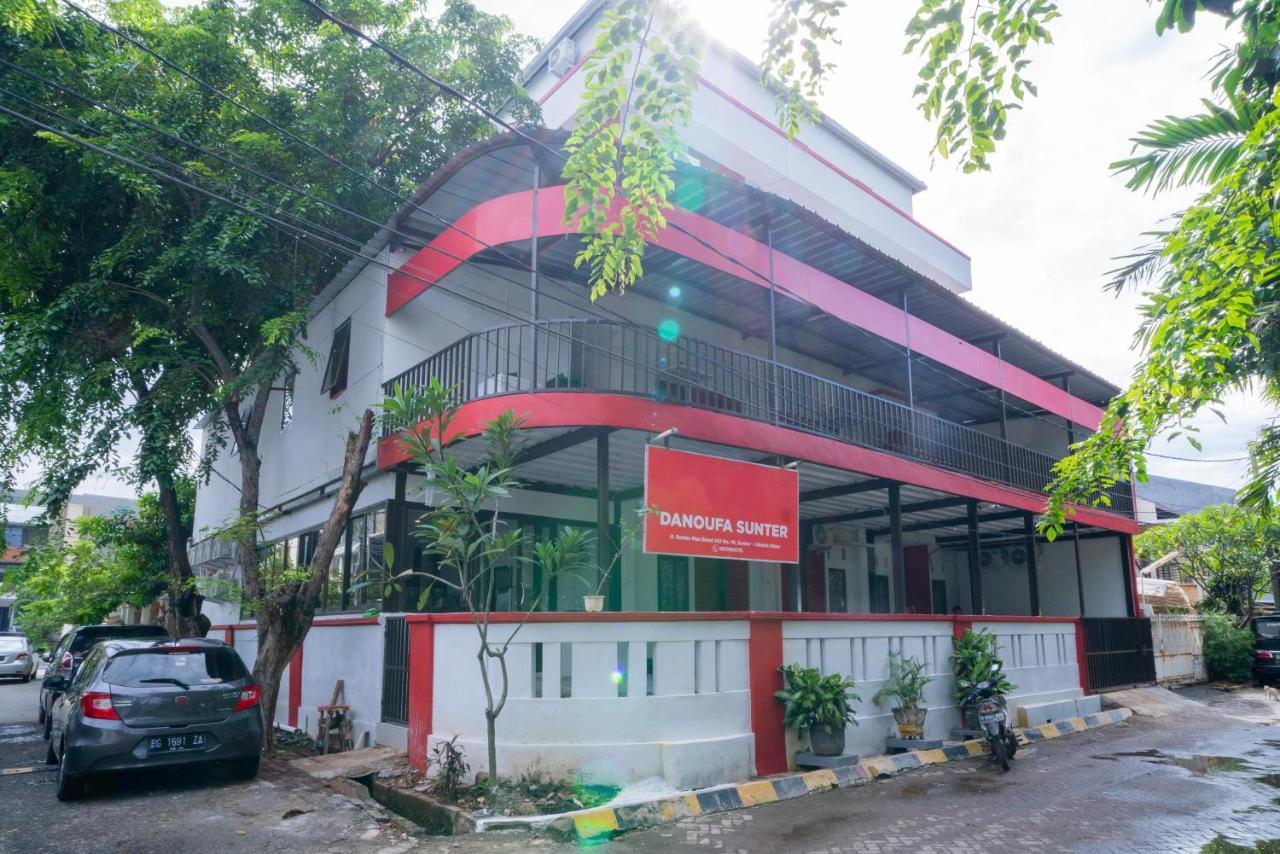 Reddoorz Plus Near Itc Cempaka Mas 2 Jakarta Buitenkant foto