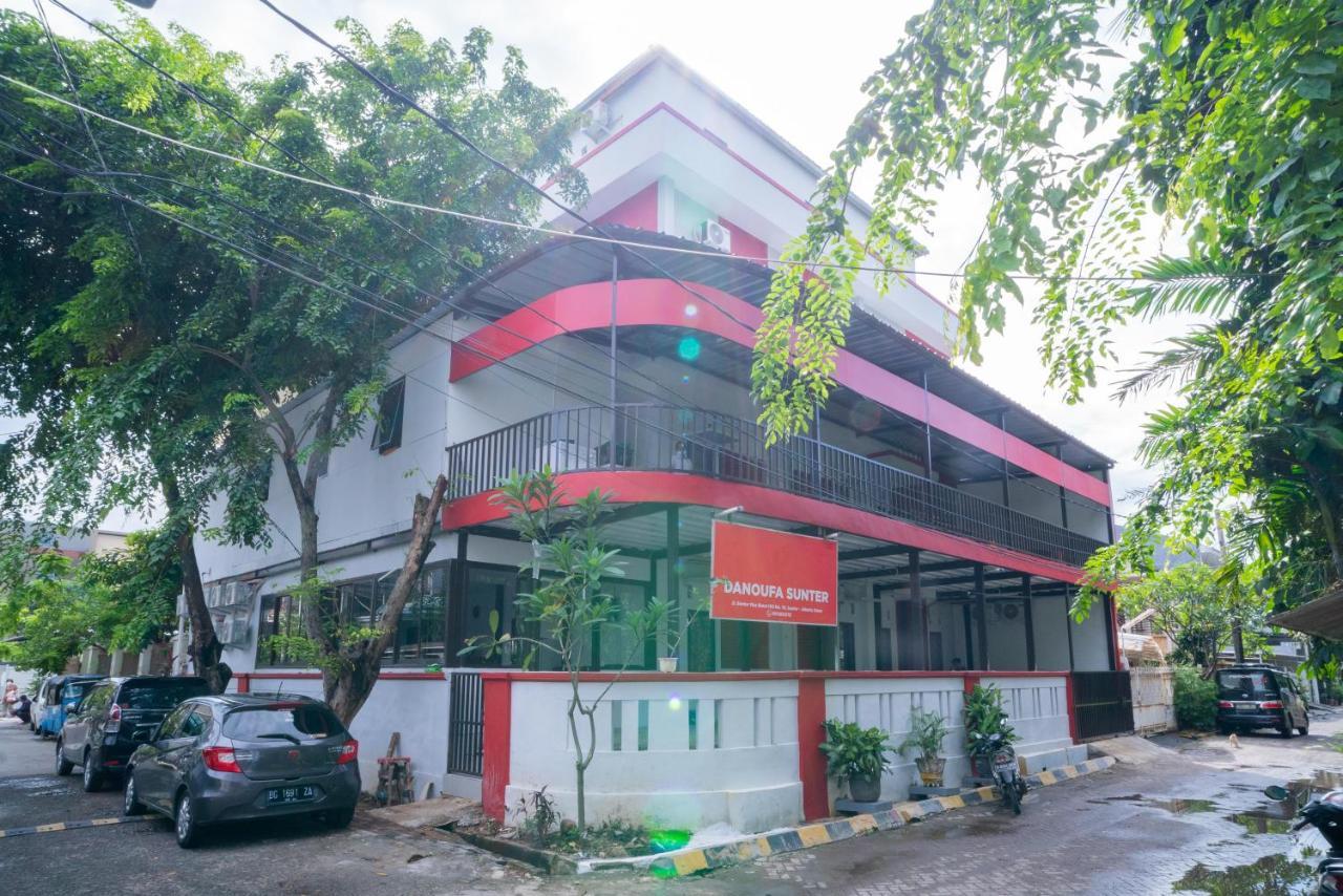 Reddoorz Plus Near Itc Cempaka Mas 2 Jakarta Buitenkant foto