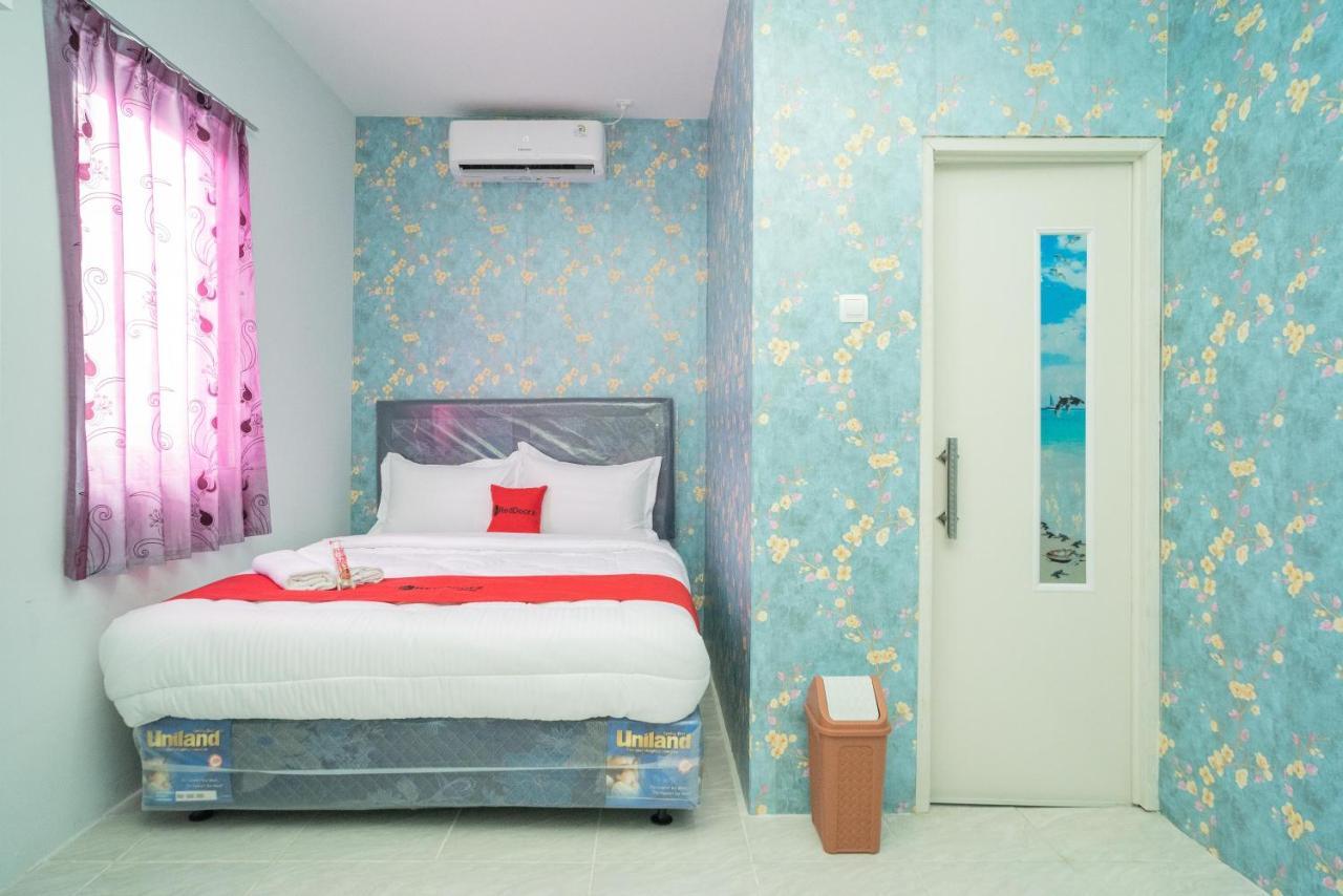 Reddoorz Plus Near Itc Cempaka Mas 2 Jakarta Buitenkant foto