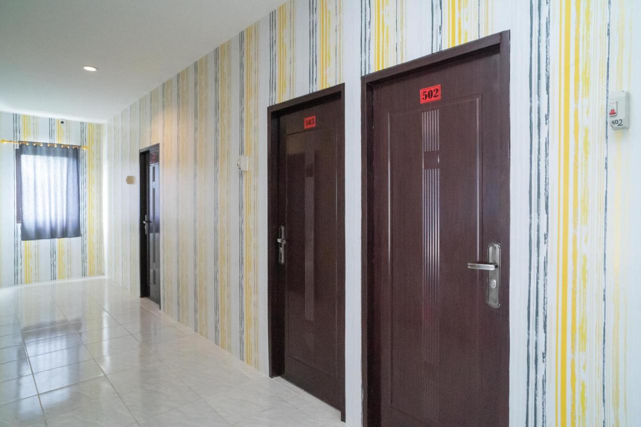 Reddoorz Plus Near Itc Cempaka Mas 2 Jakarta Buitenkant foto